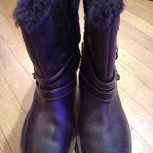 UGG BECKET CHOCOLATE BOOTS - WOMEN'S size 7